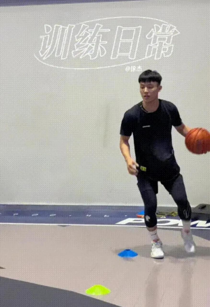 球员个人训练分享视频,鼓励球迷坚持运动健身 球员个人训练分享视频,鼓励球迷坚持运动健身