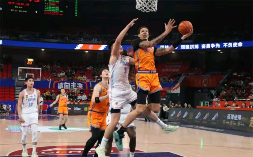 外线火力全开，球队命中率飙升的简单介绍