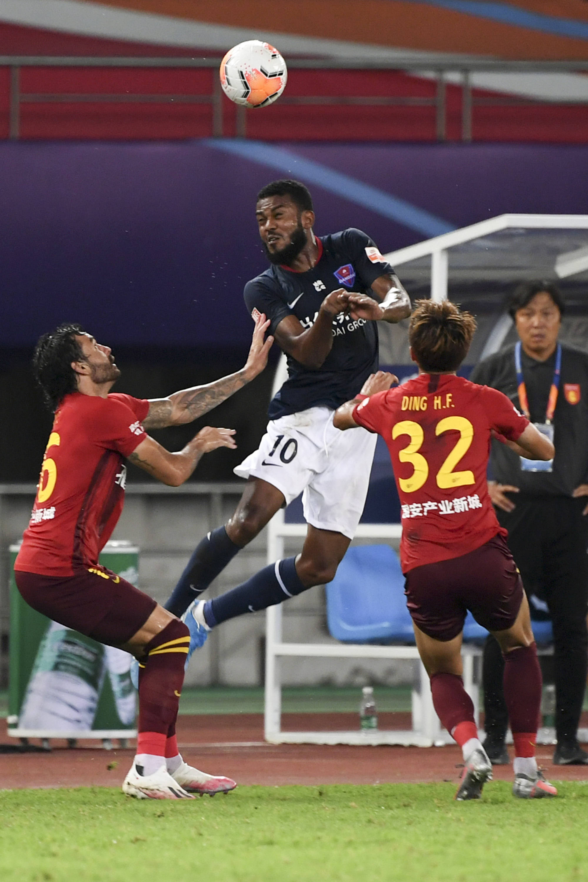 关于重庆斯威客场击败华夏幸福,取得重要胜利的信息 关于重庆斯威客场击败华夏幸福,取得重要胜利的信息