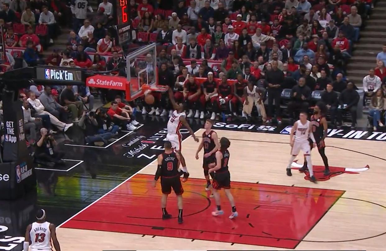 关于明星球员表现抢眼，砍下分助队胜利的信息