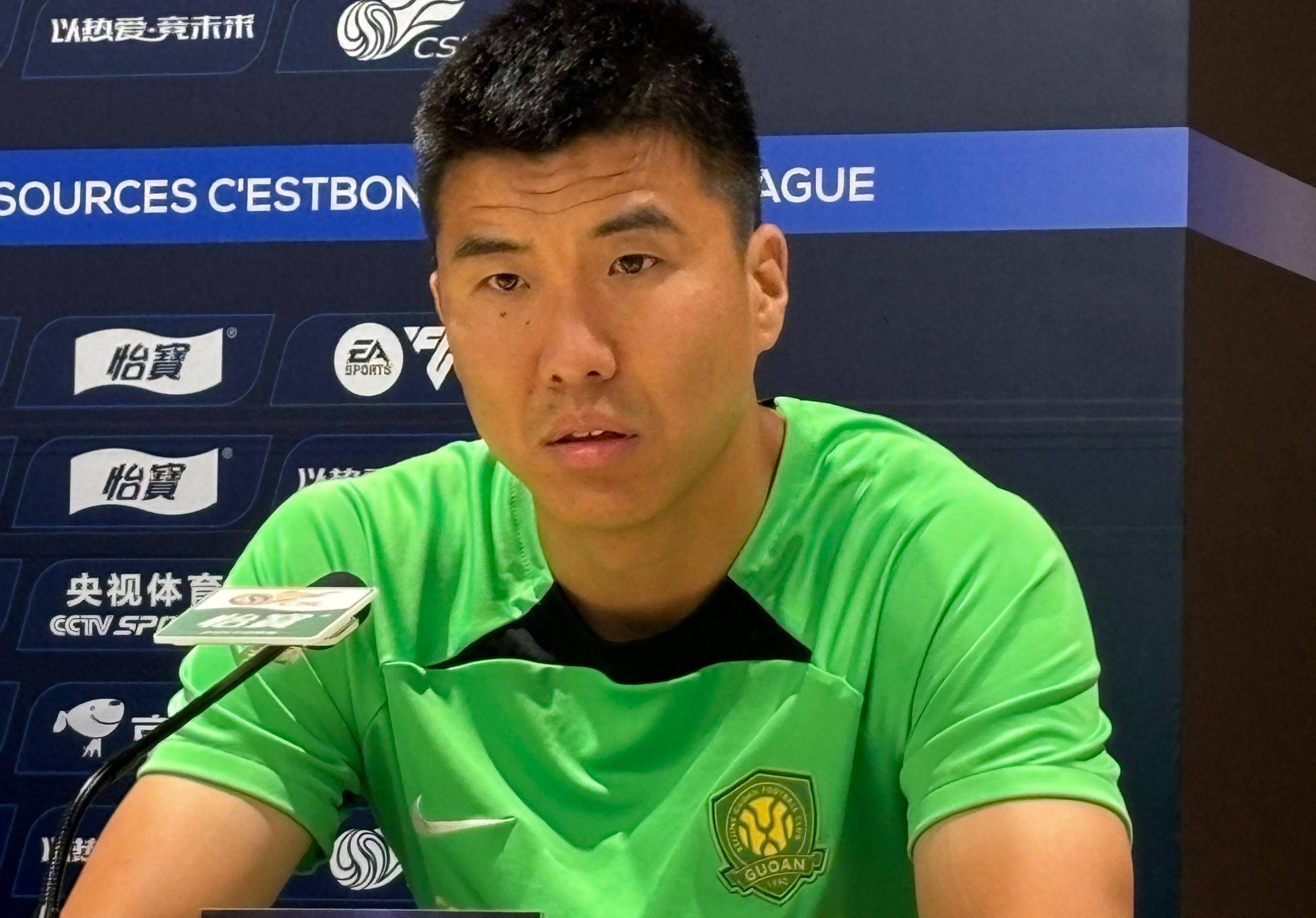 关于阿里汉莫武刚表现出色，取得比赛关键一球的信息