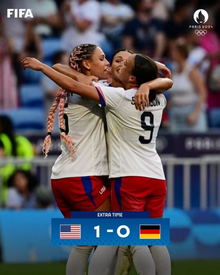 南美女足决赛:巴西队笑到最后 南美女足决赛:巴西队笑到最后