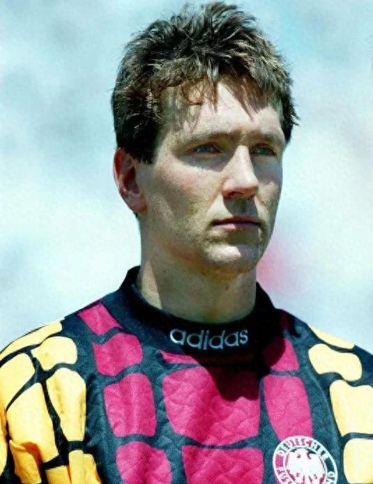 科隆陷入危机,卡尔斯鲁厄逆袭 科隆陷入危机,卡尔斯鲁厄逆袭