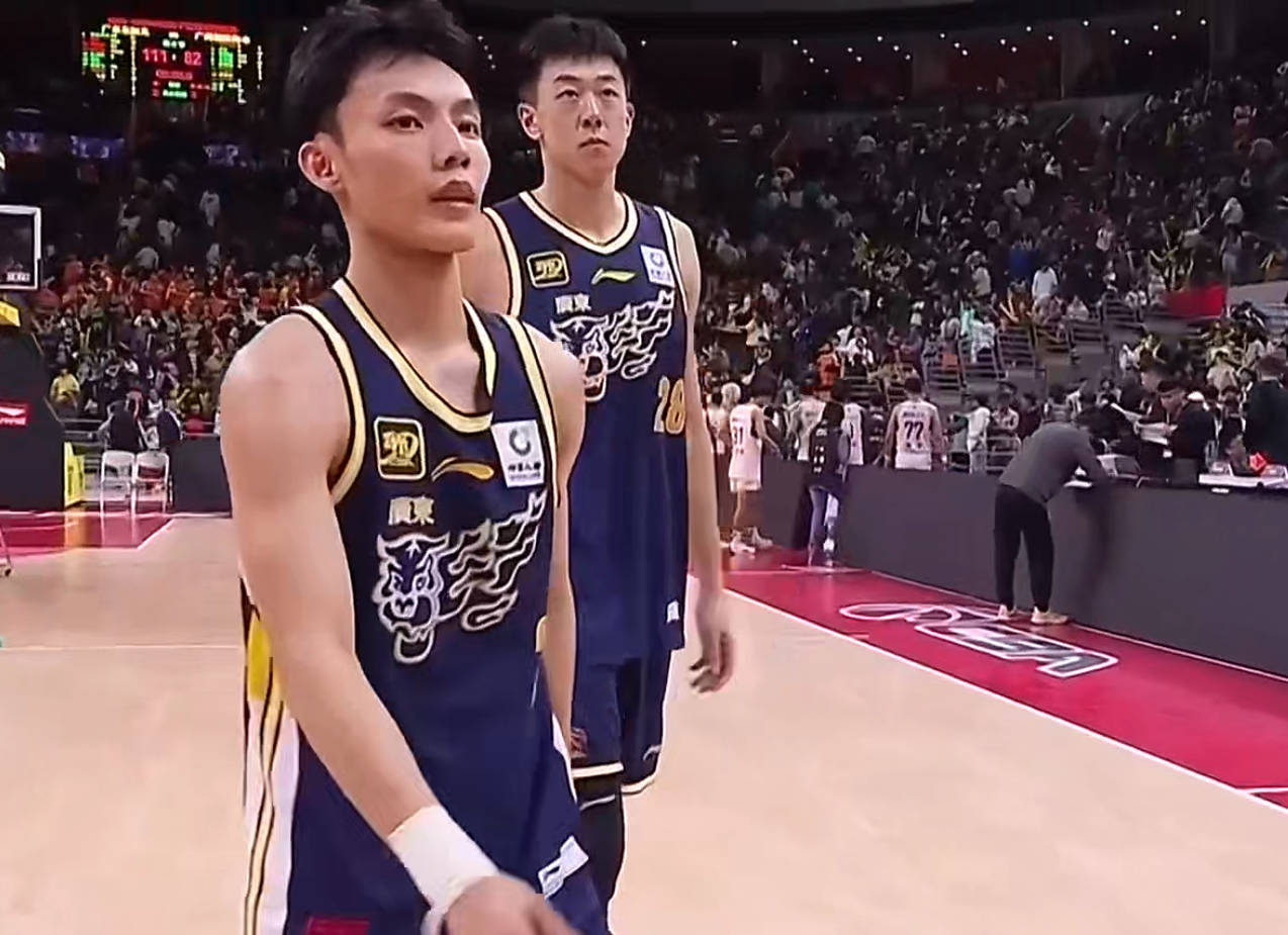 云浮男篮前锋内线得分稳定,带队获胜 云浮男篮前锋内线得分稳定,带队获胜