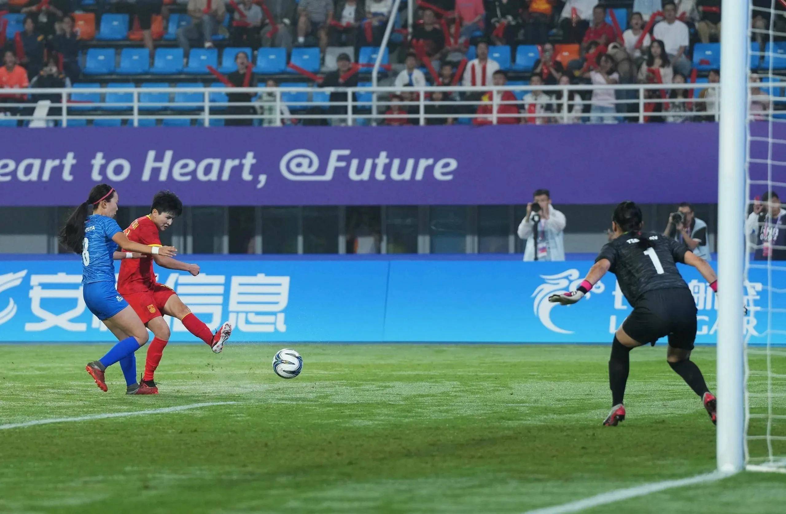 中国女足在比赛中的表现受到赞誉 中国女足在比赛中的表现受到赞誉