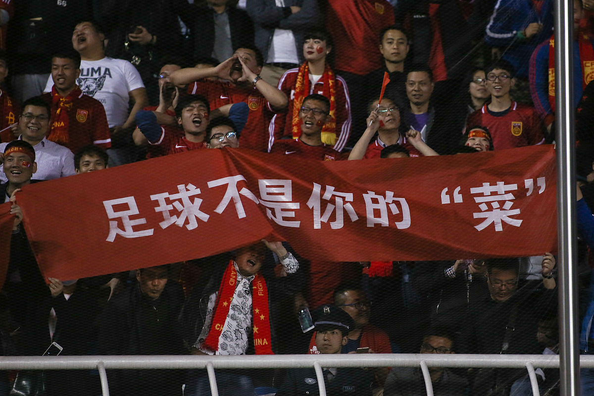 激烈对决中球员技艺纷呈,真实展现身手 激烈对决中球员技艺纷呈,真实展现身手