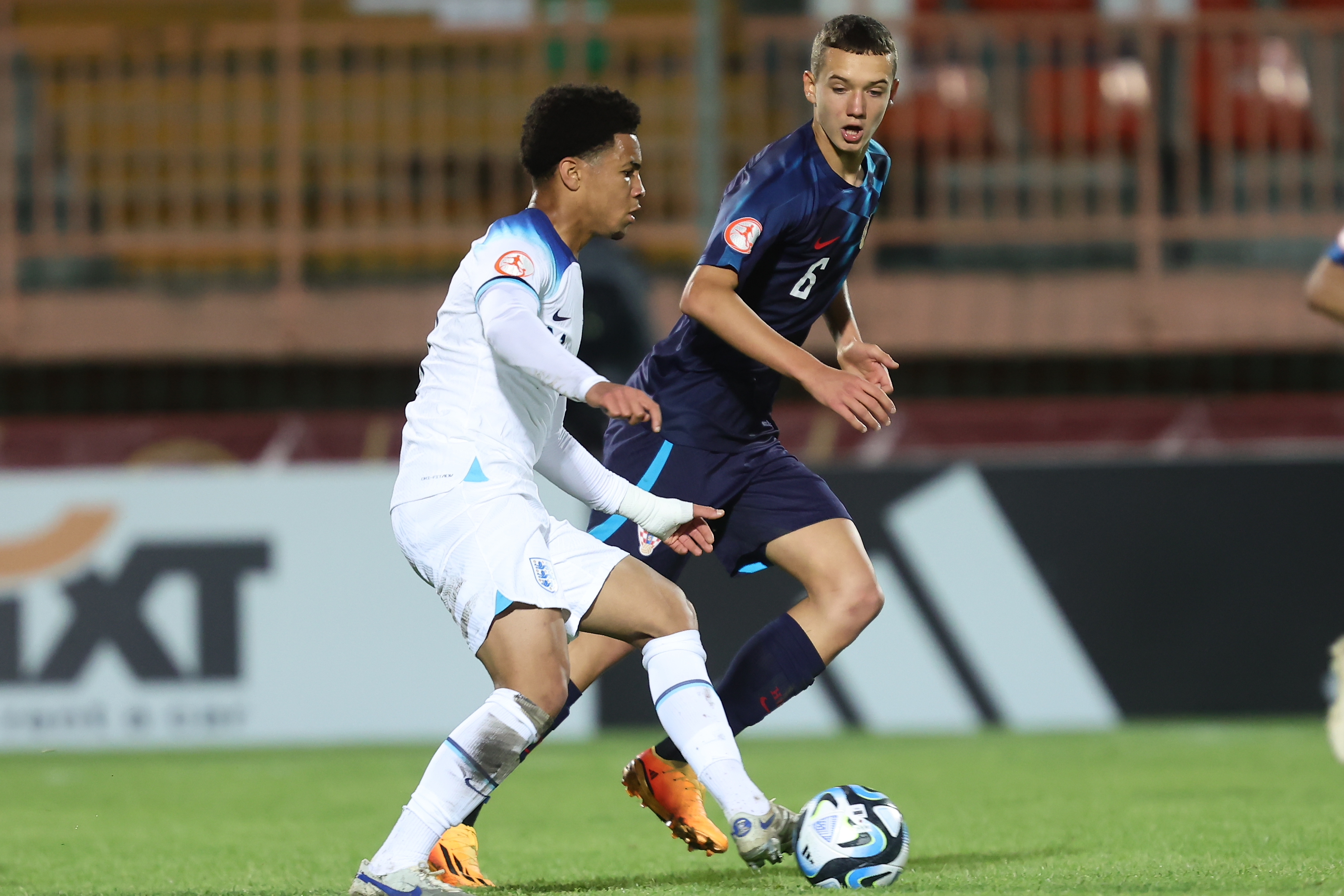 包含克罗地亚憾负英格兰,欧预赛征程终结的词条 包含克罗地亚憾负英格兰,欧预赛征程终结的词条