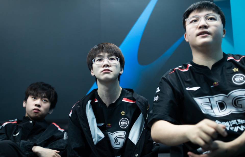 关于CLG轻取IG,Ming开启传奇时刻激烈交锋2025世界赛,点燃全场激情的信息 关于CLG轻取IG,Ming开启传奇时刻激烈交锋2025世界赛,点燃全场激情的信息