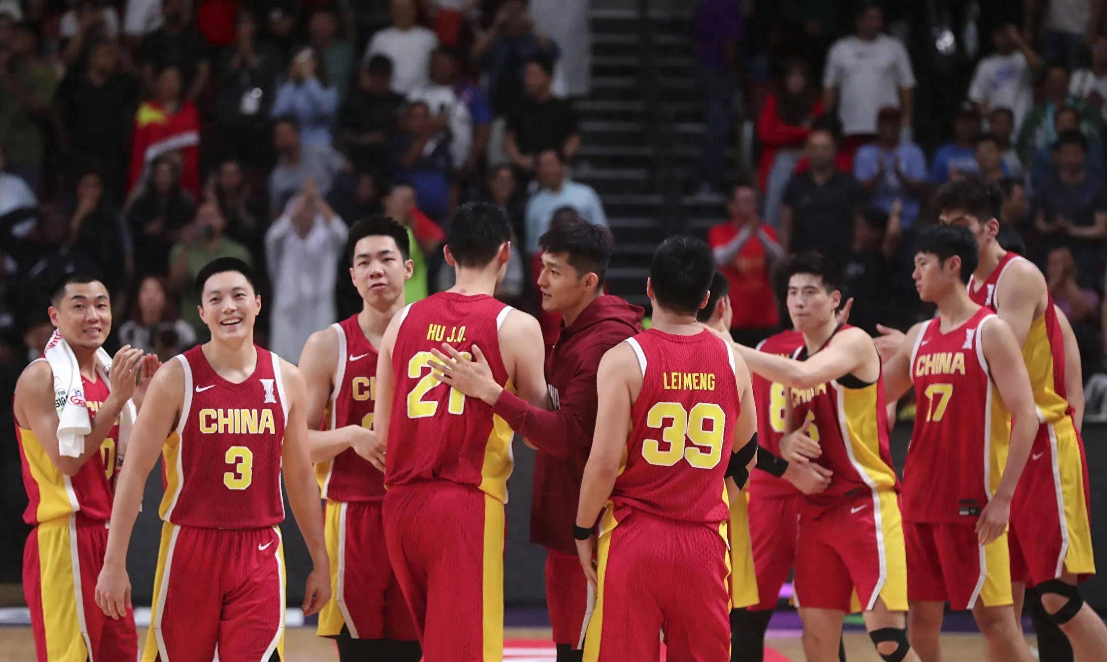 紧张气氛致失误，球队数次犯错不复十分