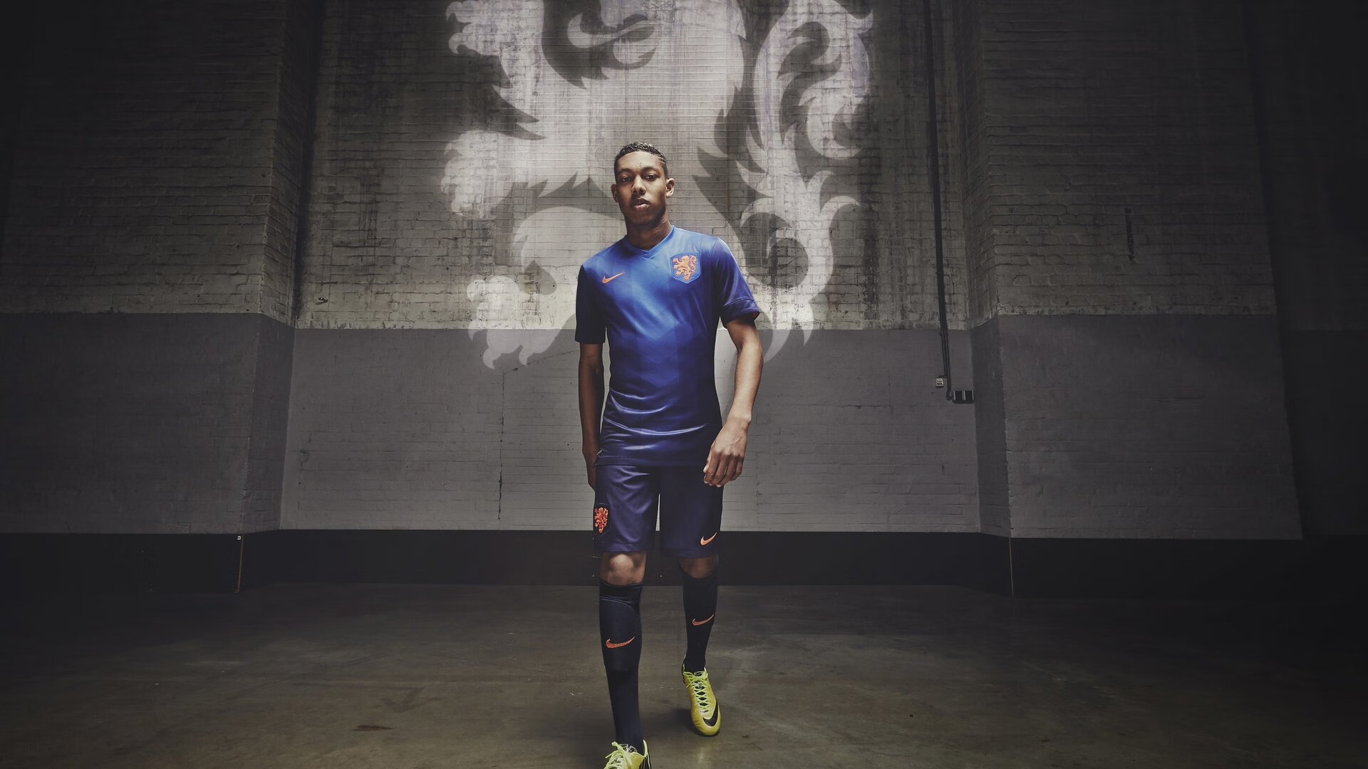 荷兰轻取奥地利，格列兹曼高光表现，足球之夜的完美风暴